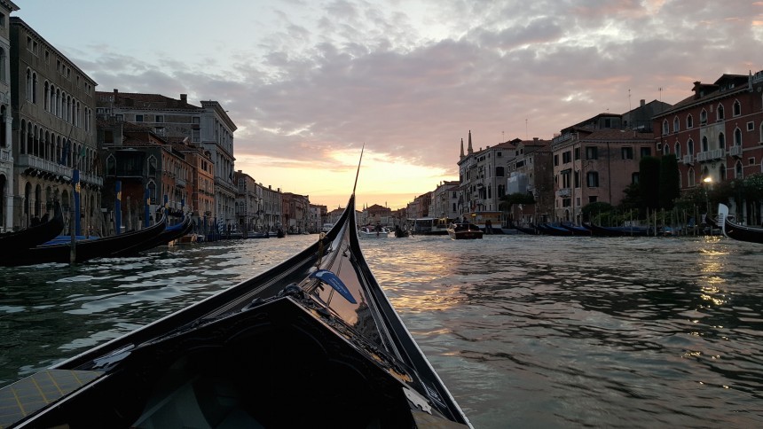 venice_gondola_tour_by_night_vet_dmc_italy.jpg