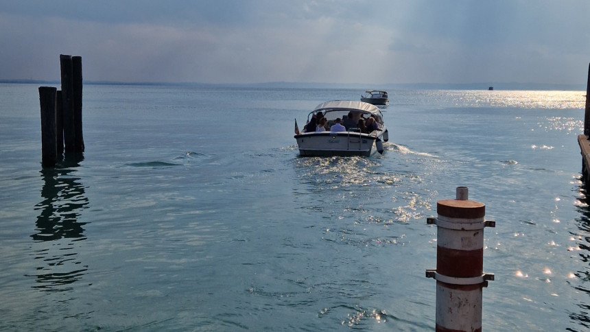 Sunset Boat Tour Lake Garda Sirmione
