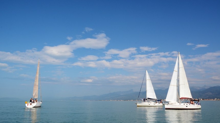 sailing-in-viareggio2.jpg